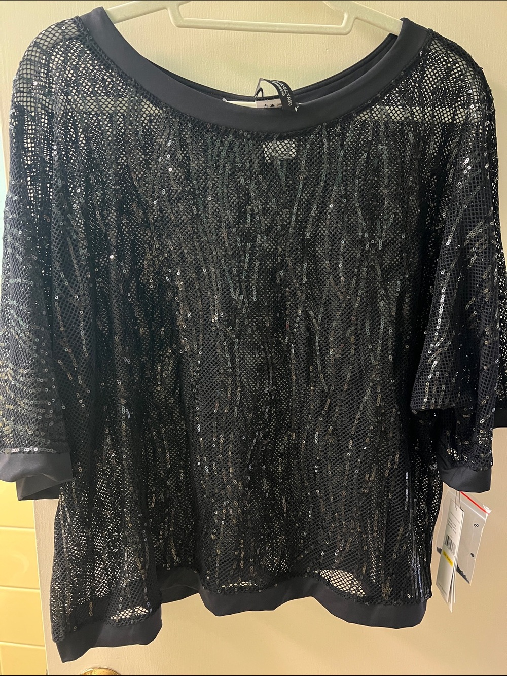 Carmen Marc Valvo Black Sequin Mesh Short Sleeve Pullover